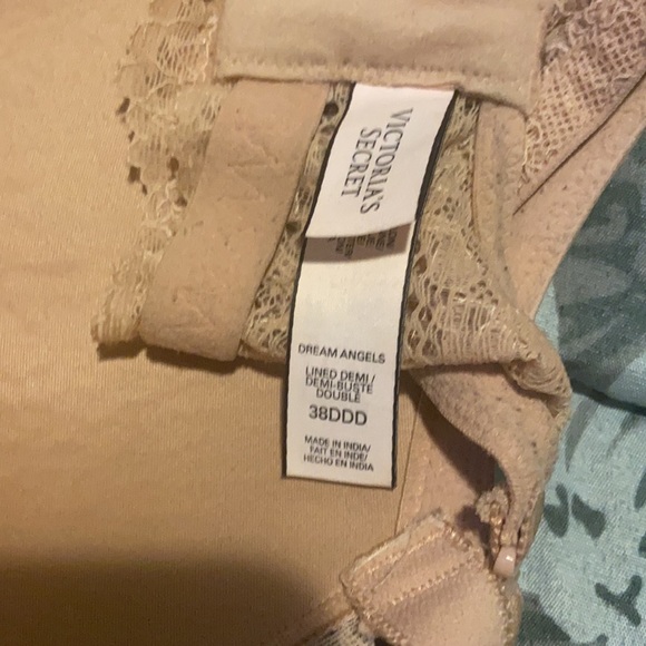 Bras - Picture 2 of 4